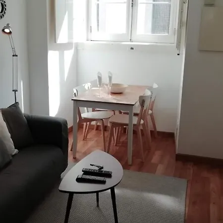Spacious Tailor Made Bairro Alto Апартаменты