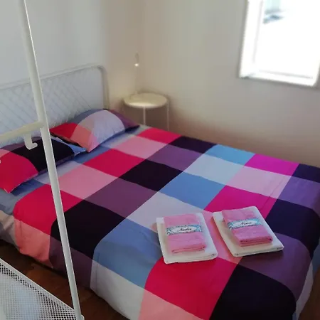 Spacious Tailor Made Bairro Alto Лиссабон
