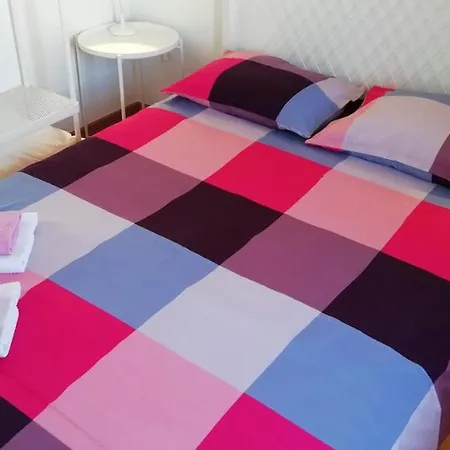 Spacious Tailor Made Bairro Alto Апартаменты *